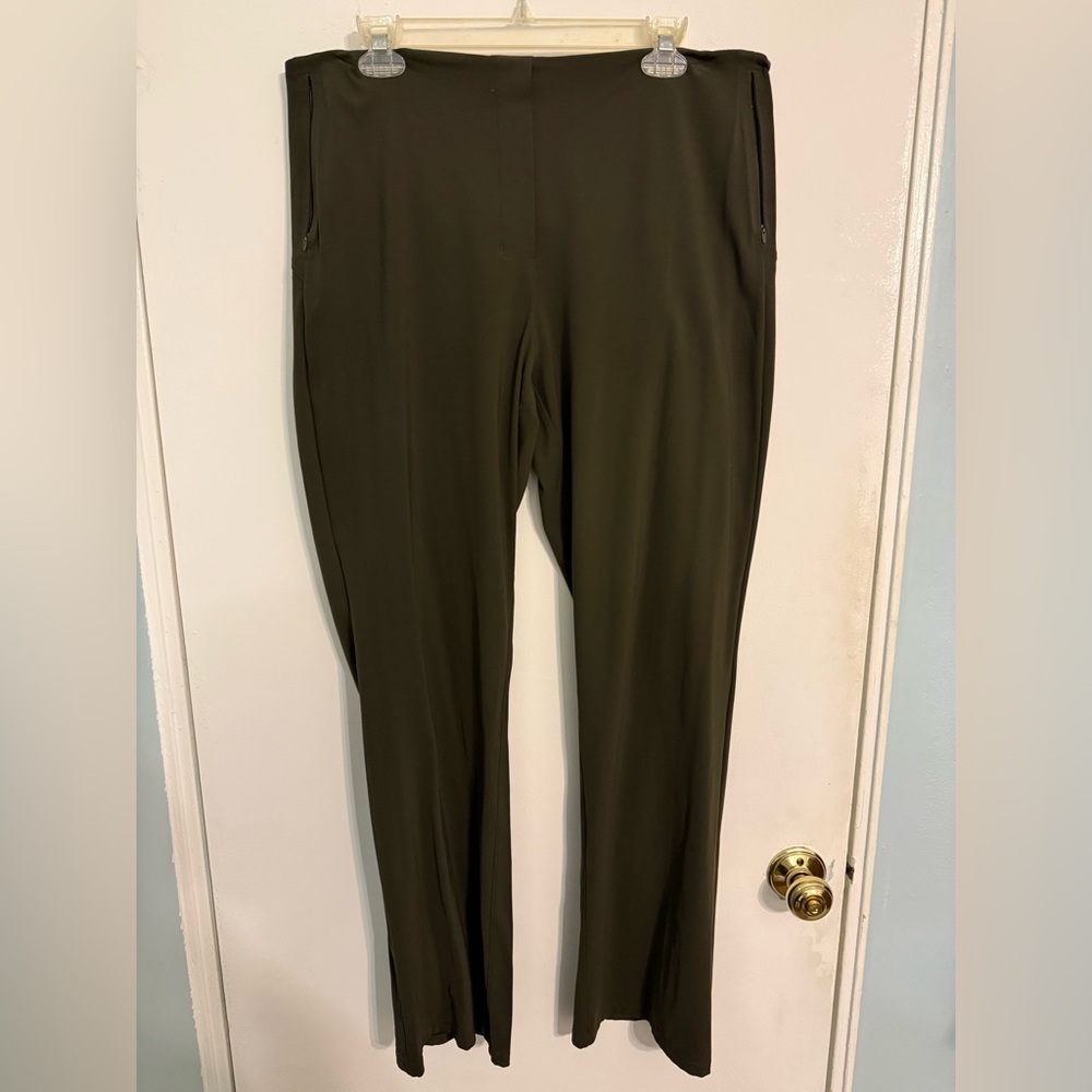 Lululemon - Olive green -  Smooth Fit Pull-On High-Rise Pant
 Olive